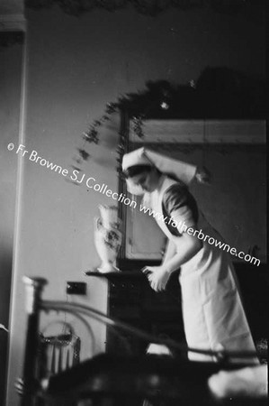 NURSE HUNT DECORATING MY ROOM FOR XMAS 1939